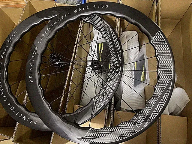 700C 6560mm Disc Brake Road Bicycle Carbon Fiber Wheelset UD Glossy U Shape