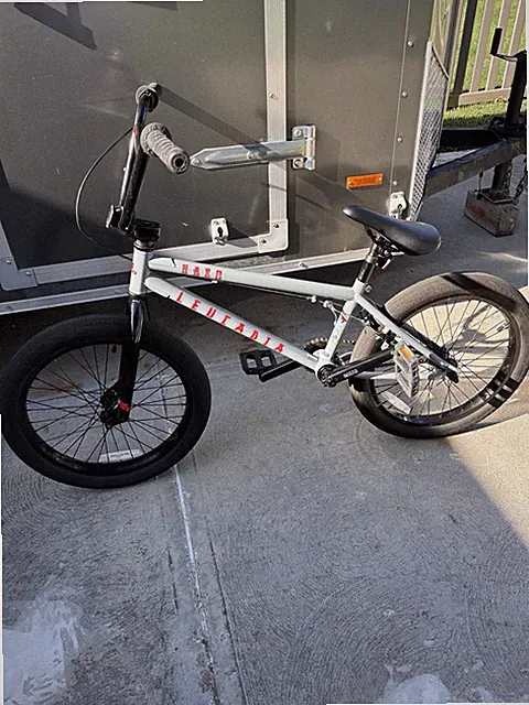 Leucadia Bmx Bicycle 20.5 Inch Wheels Adjustable Handlebars Lightly Used